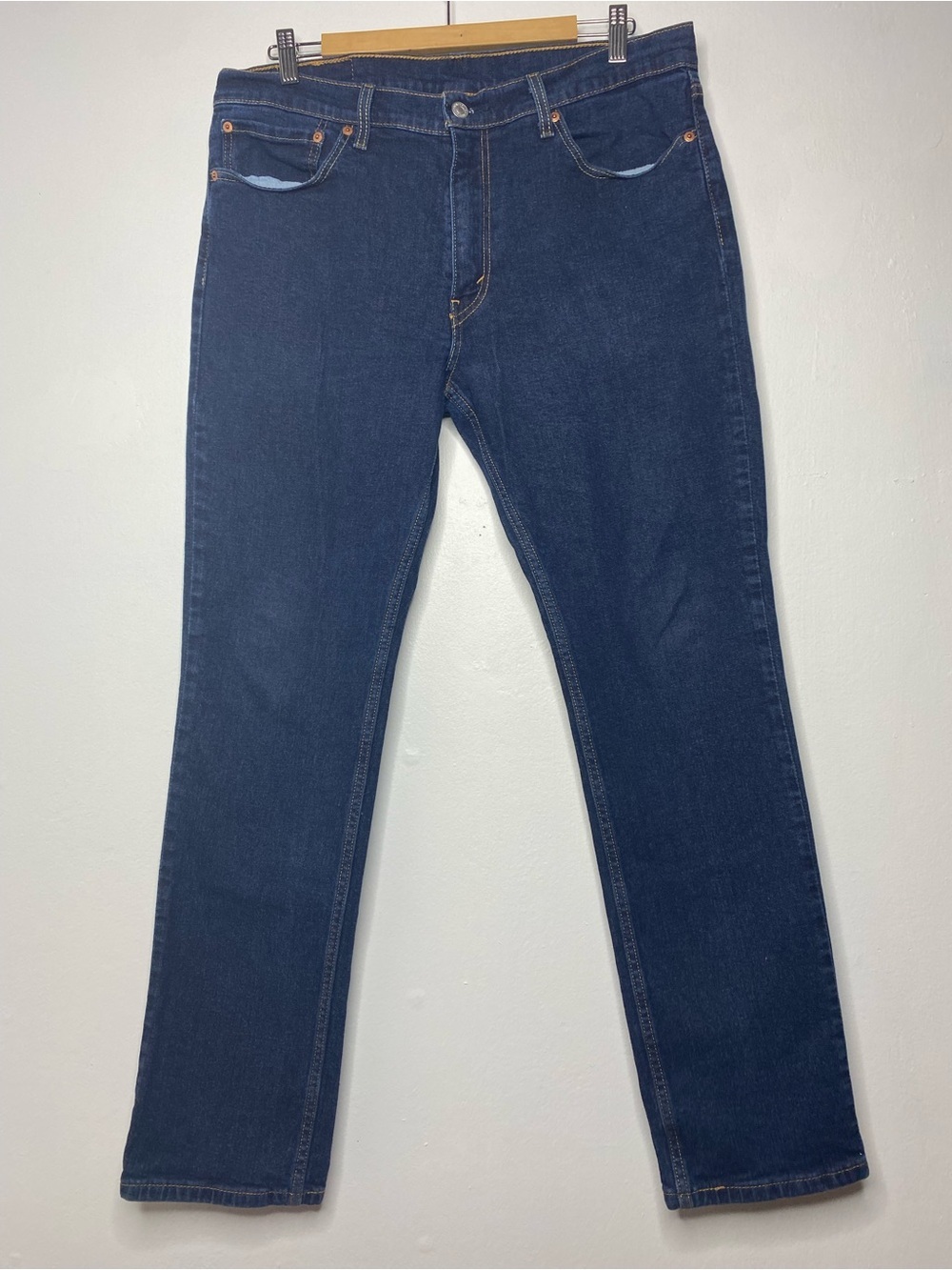 Levi’s 505 Medium Wash Classic fit Jean W 36 L 32